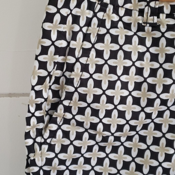 Liz Claiborne sloan print shorts - Picture 3 of 6